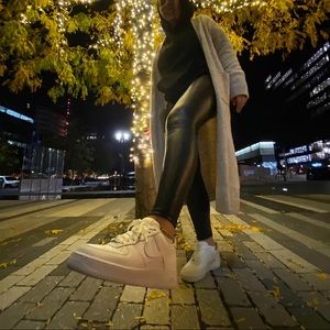 Meet your Posher, Ekat